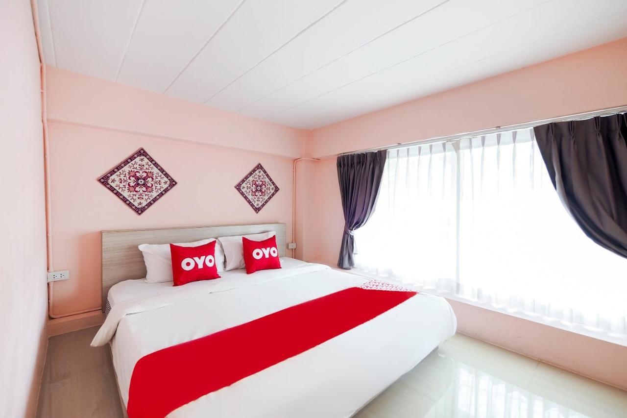 Oyo 983 The Private Hotel Chiang Mai Ngoại thất bức ảnh