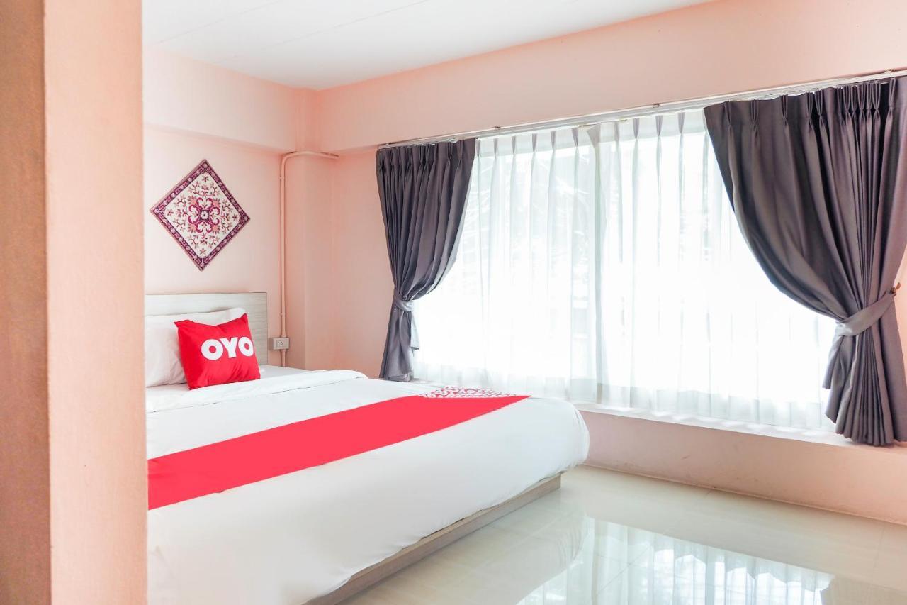 Oyo 983 The Private Hotel Chiang Mai Ngoại thất bức ảnh